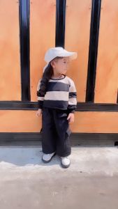 One Set Anak Perempuan Multicolour Stripe Sweater Crop Cargo usia 1-12 tahun