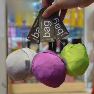 กระเป๋าซิปขนาดใหญ่แบบพับได้ กระเป๋าใส่ของใช้ในชีวิตประจำวันแบบยั่งยืนสำหรับการเดินทาง กระเป๋าซิปแบบพกพาที่มีสไตล์และทนทานสำหรับผู้หญิง