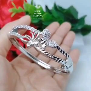 Gelang Tangan Bangle Wanita Titanium Xuping Perhiasan Aksesoris Fashion Lapis Emas Anti Karat R8-2A