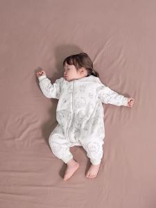SHI YUE JIE JING | Anti-Kickout & Anti-Startle Baby Sleep Sack