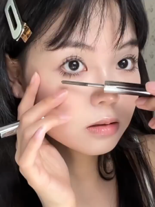 Judydoll 3D Lash Architect Mascara 2g Dual Brown/Black Fiber-Enriched Formula for Extended Curl Definition & Smudge-Proof Wear