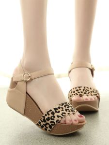 New Style Thick Bottom Platform High Heels Leopard Print Comfortable Womens Sandals Fashionable Versatile Slip-On Shoes