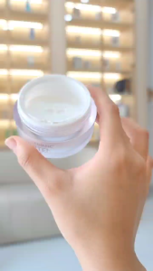 Kem Dưỡng Trắng Da Ban Ngày Verobene Radiance Whitening Cream Cấp Ẩm Nâng Tone Làm Đều Màu Da 50ml