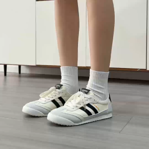 ผลิตภัณฑ์ใหม่ รองเท้าผ้าใบลำลอง แฟชั่นน้ำหนักเบารองเท้าเดิน รองเท้าผ้าใบผู้หญิงพื้นเตี้ย วัสดุเกรดดี ราคาไม่แพง ไซส์ 36-45