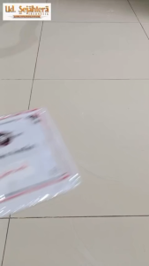 sorban Almasir arafat hitam putih dan merah kotak 130 x 130 bahan halus tidak kasar