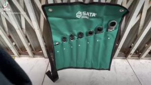 Bộ cờ lê lắc léo tự động có chốt khóa 10-19mm Sata 09043
