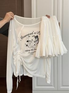 ชุดเดรสสองชิ้นสุดเก๋สำหรับผู้หญิงในฤดูใบไม้ผลิและฤดูร้อน ดีไซน์เกาหลี สไตล์หวานและเผ็ดร้อน ดีไซน์ที่ลดอายุ ชุดแฟชั่น Pure Desire