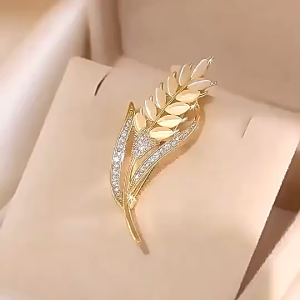 【 In Stock 】Korean Fashion Brooch Womens Diamond and Pearl Brooch Luxurious Clothing Pin Accessory Suitable for Holiday GiftsMultiple Styles Available for Your Choice 胸针