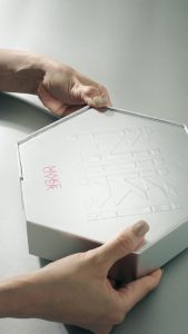 MAKE OVER x NIKI Limited Edition Package NIKI’s Glazed Picks: Ride-or-Die Shade - Edisi Terbatas Next Level Lip Gloss Lip Cream Transferproof Pigmented Tahan Lama 24 Jam Ringan Tidak Lengket di Bibir