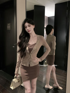 Đầm Ngắn Dáng Ôm Thiết Kế Viền Ren