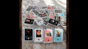 TANPA PO TANPA MINIMAL ORDER GANCI GANTUNGAN KUNCI SPOTIFY KEYCHAIN AKRILIK 2 FOTO BOLAK BALIK CUSTUM FOTO DAN LAGU