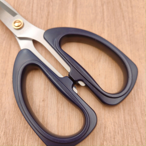 กรรไกร ยี่ห้อ Omuda กรรไกรตัดอาหาร กรรไกรตัดกระดาษ กรรไกรตัดผ้า รุ่น3523 รุ่น3528