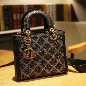 Exquisite Diamond Embedded Leather Handbag Fashionable Shoulder Crossbody Bag for Younger Women And Men Casual Geometric Pattern