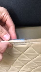 Kẹp giữ thảm sàn ô tô - móc dán trong suốt cố định lót sàn chống xê dịch bám dính chắc chắn