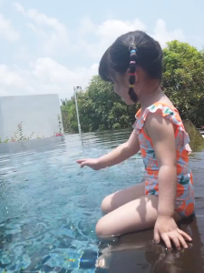 ชุดว่ายน้ำเด็กผู้หญิง พร้อมส่งในไทย 1-15 ลายน่ารัก ราคาพิเศษ สูงสุด สำหรับใส่เรียนว่ายน้ำ ลายสวย