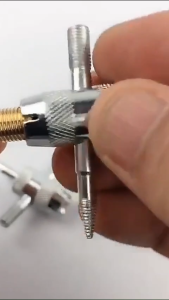 Auto Tyre Valve Core Puller Repair Tools 4-in-1 Car Truck Tire Screwdriver Valve Stem Core Remover Installer Tool