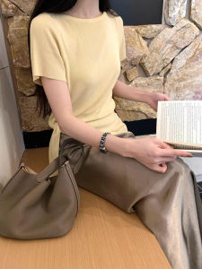 YUEZHONGWEI | Áo thun nữ tay ngắn dệt kim màu vàng mùa hè 2025 dáng ôm vừa vặn có dây buộc vai thường ngày phong cách Hàn Quốc