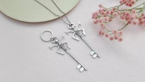 Resident Evil 7 Scorpion Key Pendant Necklace Zinc Alloy Game Prop Cosplay Jewelry Gift for Horror Game Fans