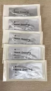Gạc cầm máu Merocel - birocel bông xốp bọt mũi có ống thở sau nâng mũi thẩm mỹ