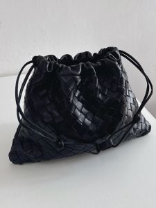 2025 New Style Womens Leather Shoulder Bag Simple Casual Weaving Sheepskin Drawstring Bag Fashionable Underarm Bag