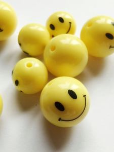 ลูกปัดยูริเทนรูปใบหน้ายิ้มกลมสำหรับทำสร้อยคอ ลูกปัด DIY แฮนด์เมด อุปกรณ์ทำเครื่องประดับ ลูกปัดตกแต่ง