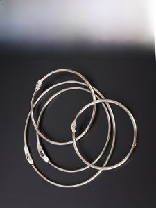 ตัวกระดุมโลหะขนาดใหญ่สำหรับการเก็บรักษาวัสดุอุปกรณ์งานเลิศที่มีความจุขนาดใหญ่ อุปกรณ์ติดหนังสือแบบยืดหยุ่น