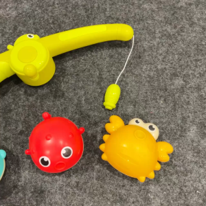 Magnetic LED Light Up Fishing Games Baby Bath Toys Set with Fishing Rod Toddler Bathtub Floating Water Toys for Kids Gift