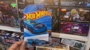 Mô Hình Xe Hot Wheels Supercharged (Màu Xanh Dương) - Dòng Drag Racers - Tỷ Lệ 1:64