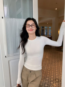 Womens Slim Fit Long Sleeve T-Shirt round Neck Fleece Lined Thickened Winter Base Layer Shirt Comfortable Soft Cotton Blend