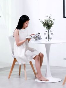 ORANGE โต๊ะกลม โต๊ะรับประทานอาหาร เก้าอี้ชุด สไตล์เรียบง่าย ติดตั้งง่ายใช้ในร้านกาแฟและร้านกินข้าว มั่นคงและไม่โยกเยก