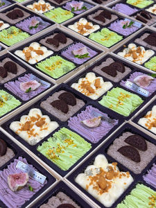 Wooden Four-Grid Cake Box Dessert Packaging Box Baking Cream Fruit Sweet Baking Shop Outdoor Camping Four-Piece Sweet Box