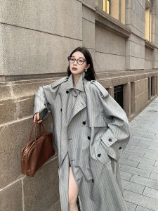 เสื้อคลุมกันฝนลายทางทรงหลวมสำหรับผู้หญิง ฤดูใบไม้ผลิ 2025 ทรงหลวม เสื้อคลุมยาวปานกลาง เสื้อคลุมยาวปานกลาง