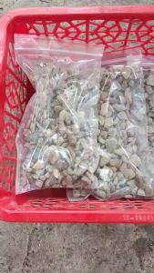 Sạn suối tự nhiên rải mặt chậu HÀNG TUYỂN túi nhỏ 200ml vừa đủ dùng.