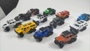 TWH 1:43 MINI JEEP Diecast Miniatur Mobil Mainan Jeep Pickup Polisi Offroad