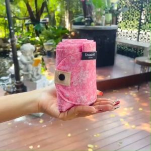 💝 ดีไซน์สวยเก๋ กระเป๋าช็อปปิ้งแบค สายดึงปรับขนาดได้ ผลิตจาก polyester ขนาดตอนกาง 50×40 cm ขนาดตอนพับ 10×6.5 cm