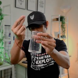 Floating water cup - Alat sulap air tidak tumpah