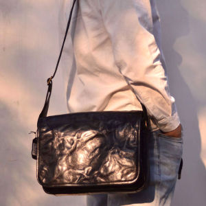 Trendy Mens Leather Shoulder Bag American Retro Style Large Capacity Slant Crossbody Bag Top Layer Cowhide Neutral