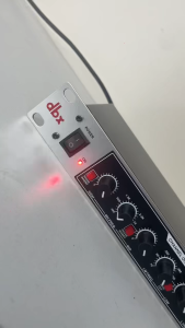 DBX 224XL Professional 4-way electronic crossoverUltra low bass stage bar performance audio (white)