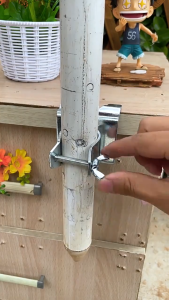 Courtyard Umbrella Stand Clamp / Ajustable Parasol Holder Clip / Heavy Duty Metal Umbrella Holder