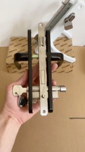 [Chính Hãng] Khoá tay gạt cửa nhôm CHUGN lắp hệ Việt Pháp 4400 cửa nhôm hệ 700