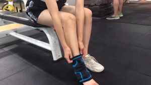 GYMPRO Knee Brace ยิม · อุปกรณ์พยุงเข่ามืออาชีพที่ปลอกรัดสวมแขนเข่าสำหรับผู้ชาย & ผู้หญิง | สนับเข่าสำหรับการวิ่ง | แผ่นรองเข่าเกรดทางการแพทย