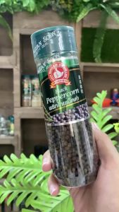 ง่วนสูน พริกไทยเม็ดดำ 100 g ขวดพลาสติก Black Peppercorn ให้รสชาติเผ็ดร้อน กลิ่นหอมดับคาวในซุป ให้ดูน่ารับประทาน