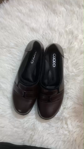 รองเท้าคัชชูสุขภาพ สีน้ำตาลเข้ม รุ่นขายดี  ใครกำลังมองหารองเท้าสุขภาพดี ๆ ใส่แล้วสบายเท้าทั้งวัน ต้องรุ่นนี้เลย!  ✅ หนังนิ่มพิเศษ ใส่แล้วไม่บาด ไม่กัดเท้า ✅ น้ำหนักเบามาก ใส่นานก็ไม่เมื่อย ✅ ส้นเตี้ย ใส่เดินง่าย ไม่ลื่น ✅ ทรงกระชับเท้า เดินมั่นใจทุกก้าว ✅