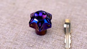 Penutup Kepala Kunci Universal Modifikasi Bahan CNC Burnt Titanium Untuk Motor Sepeda Mobil