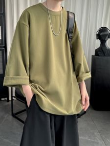 เสื้อยืดแขนสั้นผู้ชายลายทางสีเขียวมะกอก ทรงหลวม สไตล์เกาหลี ทรงหลวม ทรงปกติ แขนสั้น ลายทาง เสื้อยืดคอกลม