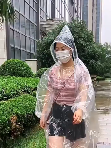 【SG Seller 🚚】Card Raincoat Thickened Disposable Raincoat