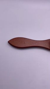 Fade Brush Kecil Kayu Logo Wahl #fadebrush #brush #sikatbarber #sikatkayu #fadebrushwahl #alatbarber #alatcukurrambut #alatpotongrambut #barbertools #alatsalon #wahl