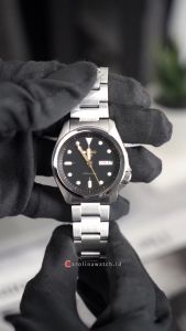 Jam Tangan Pria Seiko 5 Sports SRPE57K1 SKX Series Blue Dial & Stainless Steel Band