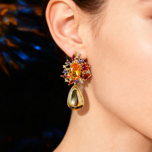 เลื่อมติดหูที่จัดเลี้ยงของผู้หญิงสูงส่งหลากสี AAA เพชรสังเคราะห์ประดับ SE999ต่างหูระย้าทองจี้หยดน้ำตา