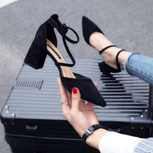รองเท้าแตะส้นสูงหัวแหลมสำหรับผู้หญิง ทรงสวมแบบหนัง หัวเข็มขัดแบบหนังแท้ ทรงสีดำ รองเท้าแตะส้นสูงแบบสวมสบายสำหรับฤดูร้อน